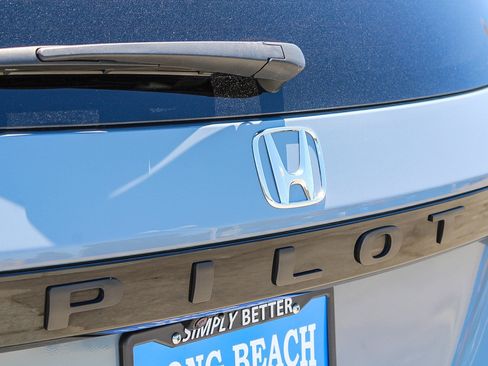 Certified 2025 Honda Pilot Sport image 11
