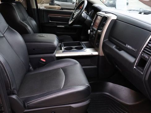 Used 2014 RAM 1500 Laramie w/ Convenience Group image 12