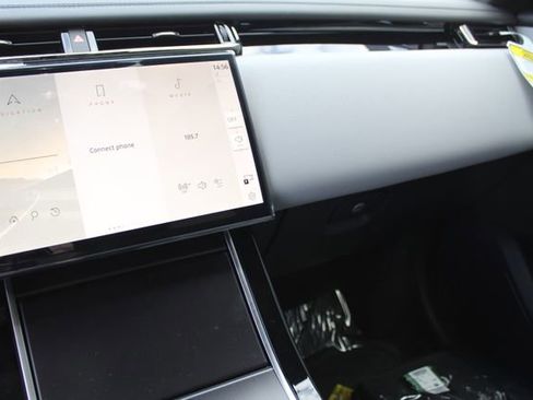 New 2026 Land Rover Range Rover Velar Dynamic SE image 12