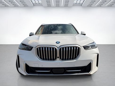 Used 2025 BMW X5 xDrive50e AWD/4WD image 8