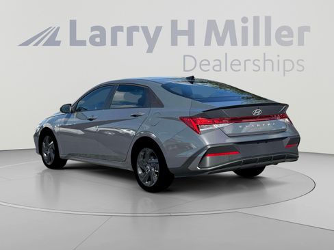 New 2026 Hyundai Elantra SEL FWD image 4