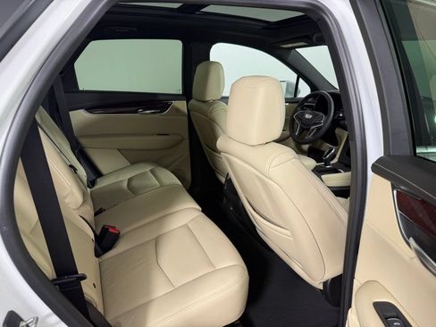 Used 2017 Cadillac XT5 Premium Luxury w/ Driver Assist Package AWD/4WD image 17