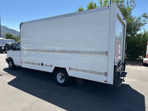 Used 2022 GMC Savana 3500 Extended w/ Power Convenience Package image 7