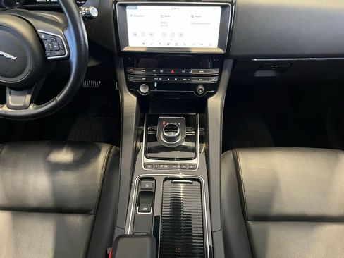 Used 2019 Jaguar F-PACE Premium AWD/4WD image 44