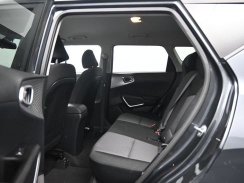 Used 2025 Kia Soul LX w/ LX Technology Package FWD image 23