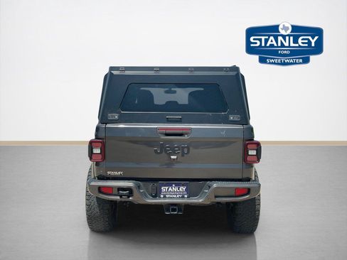 Used 2021 Jeep Gladiator Overland AWD/4WD image 5