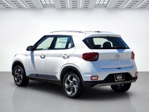 New 2026 Hyundai Venue SEL FWD image 6