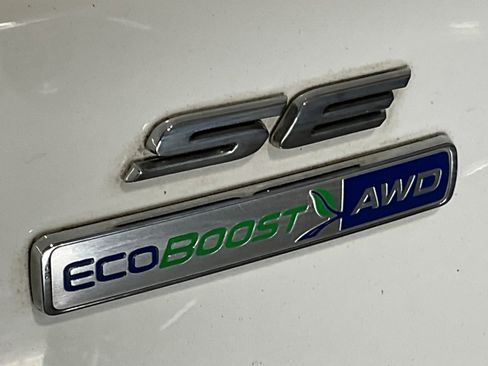 Used 2020 Ford Fusion SE AWD/4WD image 8