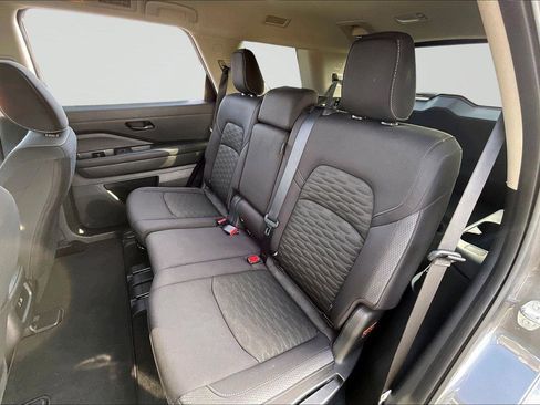 Certified 2024 Nissan Pathfinder SV image 26