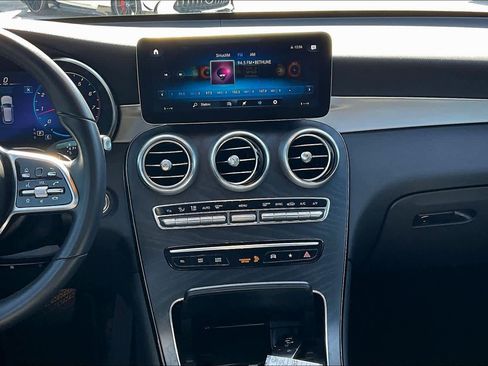 Used 2022 Mercedes-Benz GLC 300 w/ Premium Package Lite image 7