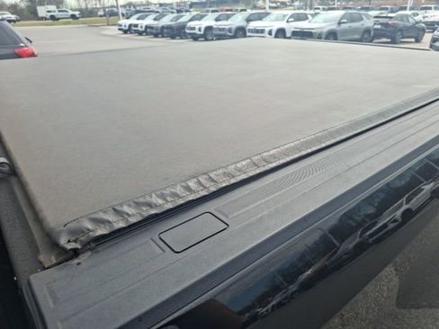 Used 2021 Chevrolet Silverado 1500 LT Trail Boss w/ Convenience Package II image 8