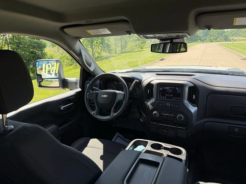 Used 2025 Chevrolet Silverado 2500 Custom w/ Custom Value Package AWD/4WD image 19