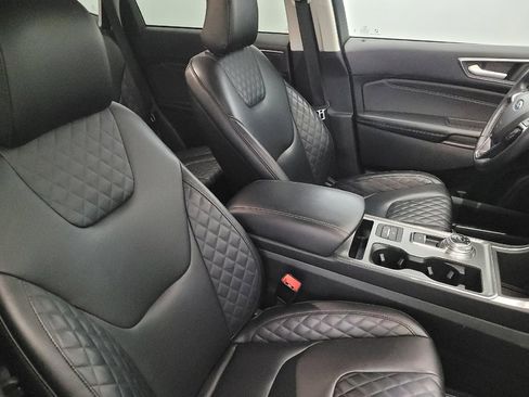 Used 2024 Ford Edge Titanium image 21