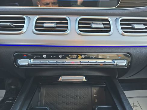 Used 2024 Mercedes-Benz GLE 450e GLE 450e image 29