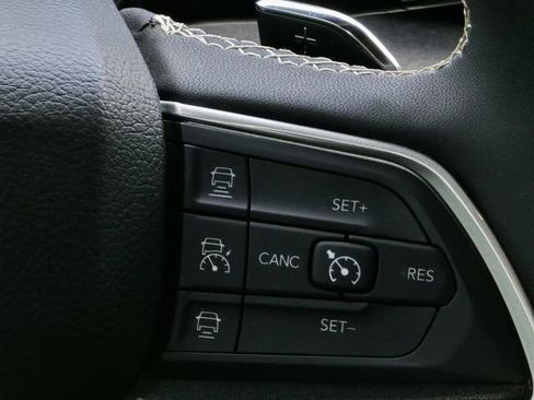 Used 2023 Jeep Grand Cherokee L Laredo AWD/4WD image 18