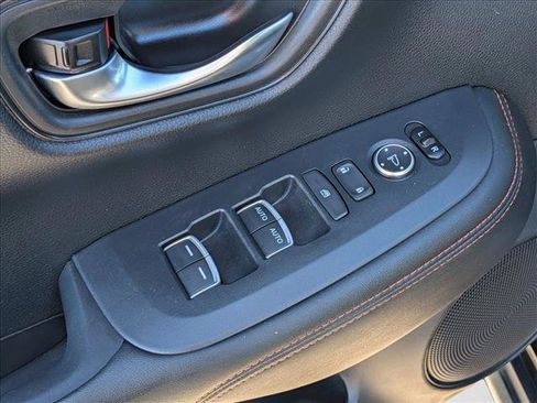 Used 2023 Honda HR-V Sport image 9