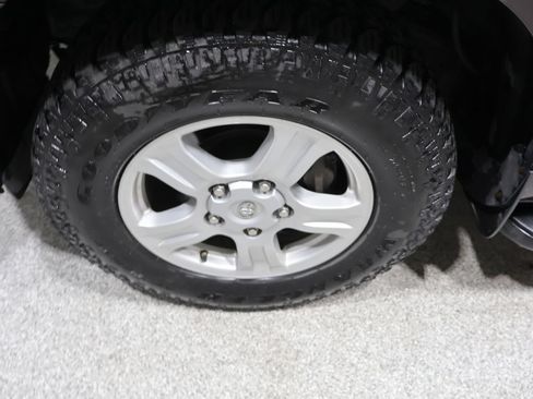 Used 2016 Toyota Sequoia SR5 AWD/4WD image 8