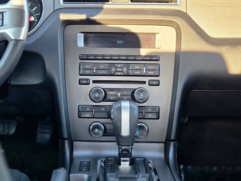 Used 2013 Ford Mustang Coupe RWD image 14