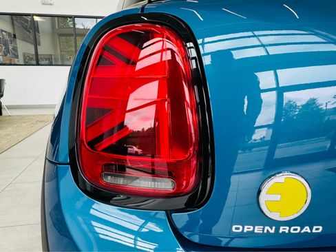 Used 2024 MINI Cooper SE FWD image 29
