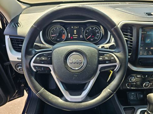 Used 2014 Jeep Cherokee Latitude FWD image 16