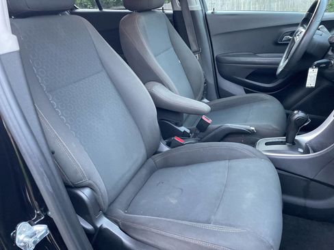 Used 2020 Chevrolet Trax LS w/ Tint and Cruise Package image 23