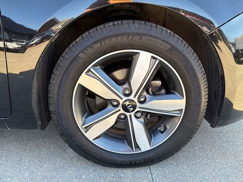 Used 2018 Kia Forte S w/ S Technology Plus Package FWD image 8