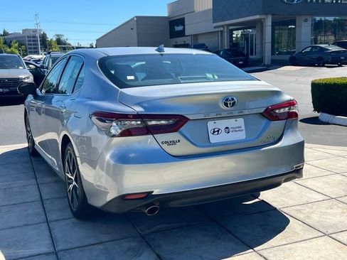 Used 2022 Toyota Camry XLE w/ Navigation Upgrade Package FWD image 7