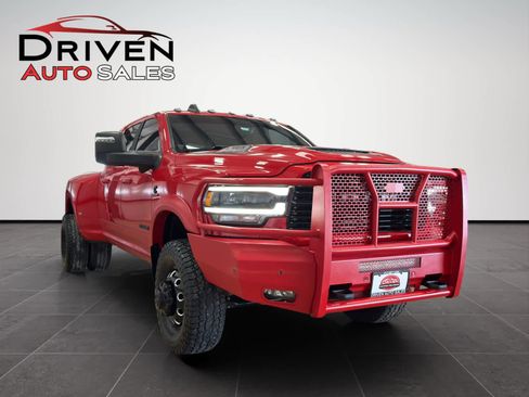 Used 2023 RAM 3500 Laramie w/ Night Edition image 9