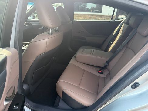 Used 2023 Lexus ES 350 w/ Premium Package FWD image 6