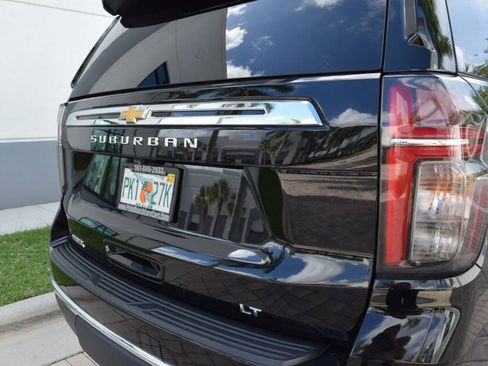 Used 2022 Chevrolet Suburban LT RWD image 22