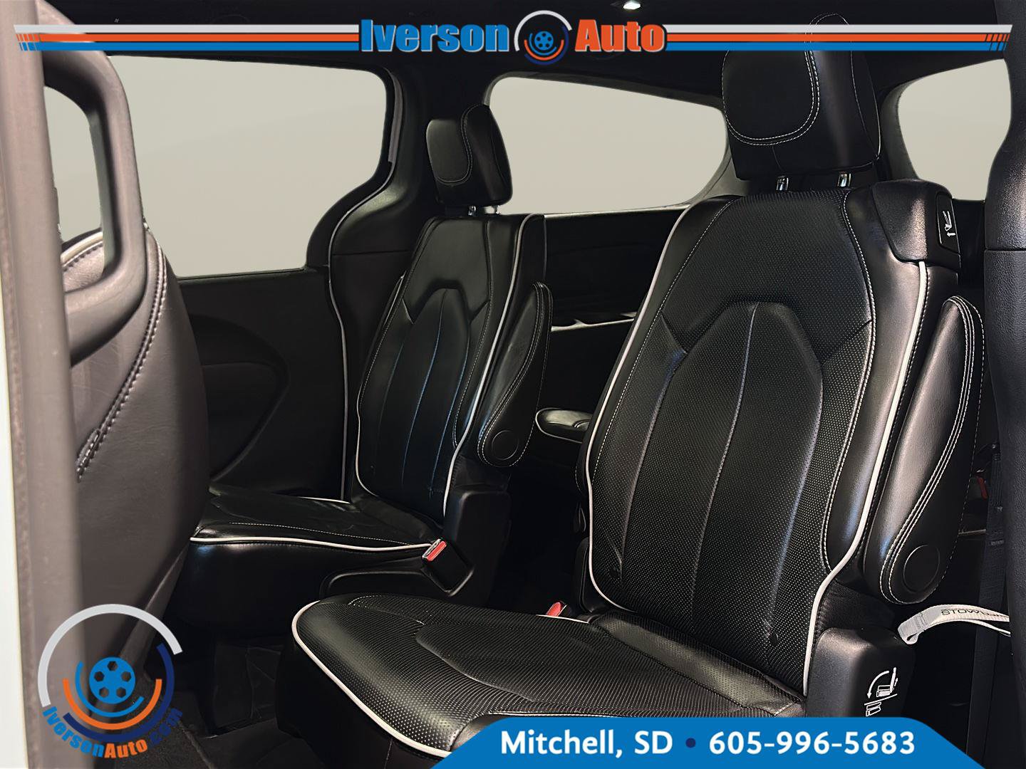 Used 2025 Chrysler Pacifica Limited FWD image 26