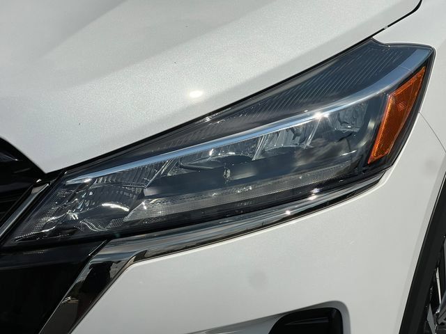 Used 2024 Nissan Kicks SR w/ SR Premium Package FWD image 32
