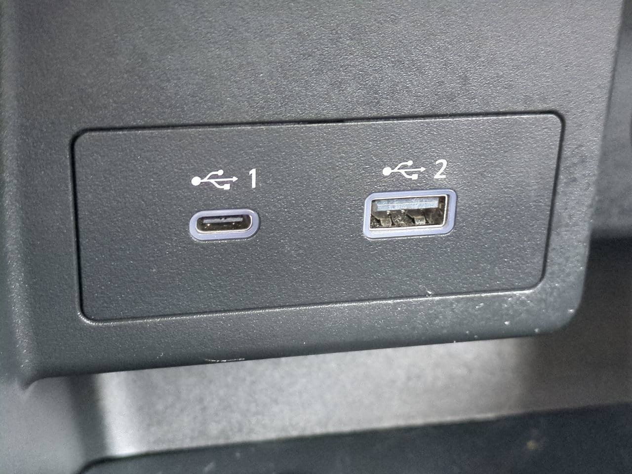 Used 2023 Nissan Kicks SR FWD image 21