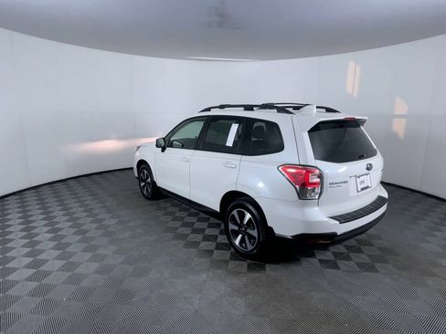 Used 2017 Subaru Forester 2.5i Premium w/ All-Weather Package image 7