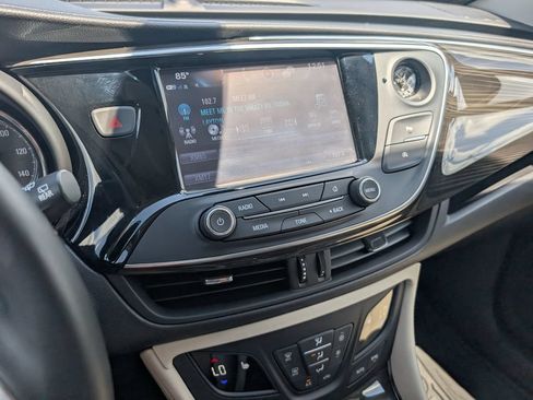 Used 2020 Buick Envision Essence w/ Experience Buick Package FWD image 9
