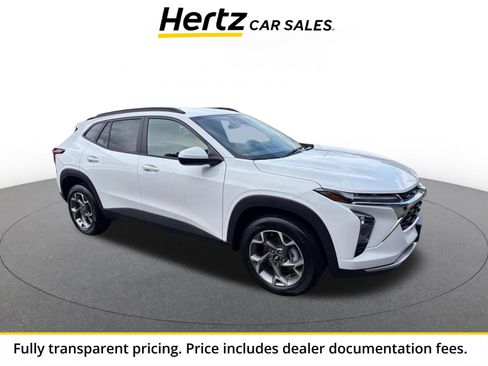 Used 2025 Chevrolet Trax LT FWD image 1