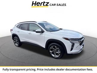 Used 2025 Chevrolet Trax LT FWD video 1