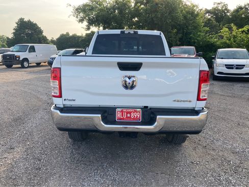 Used 2024 RAM 2500 Tradesman w/ Chrome Appearance Group AWD/4WD image 6