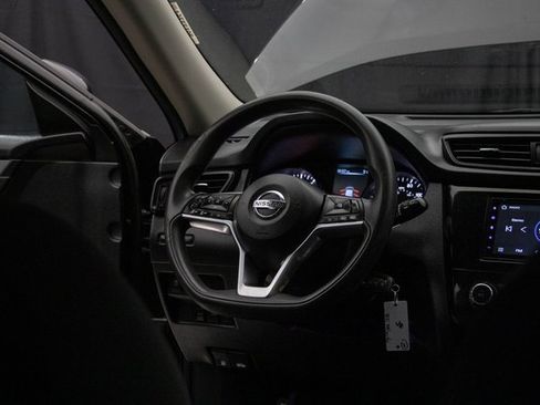 Used 2017 Nissan Rogue S image 16