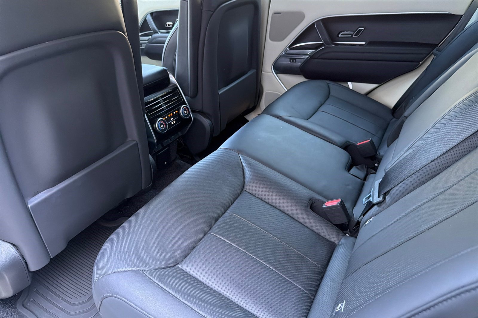 Used 2023 Land Rover Range Rover SE AWD/4WD image 26