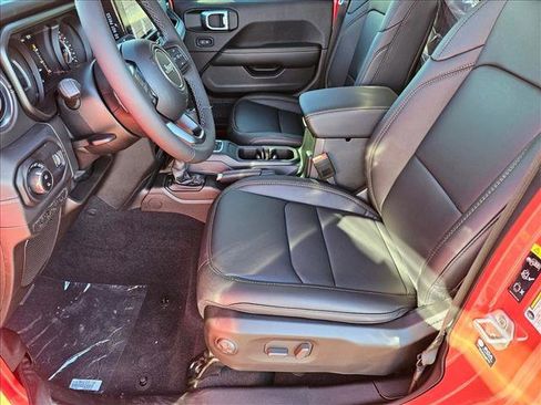 New 2025 Jeep Gladiator Sport image 4