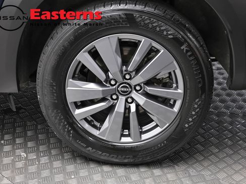 Used 2025 Nissan Pathfinder SV FWD image 8
