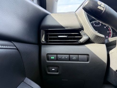 Used 2024 Nissan Sentra SV image 12