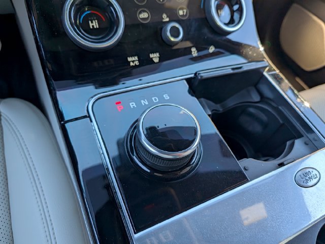 Used 2019 Land Rover Range Rover Velar R-Dynamic SE AWD/4WD image 30