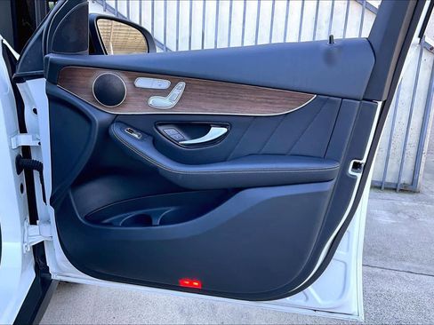 Used 2021 Mercedes-Benz GLC 300 4MATIC Coupe image 22