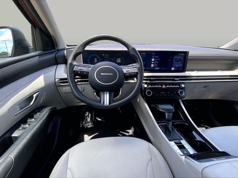 Used 2025 Hyundai Tucson SEL FWD image 6