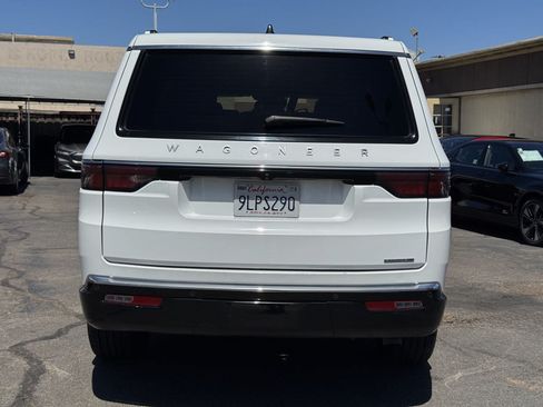 Used 2024 Jeep Wagoneer Series II w/ Flexible Seating Group RWD image 13