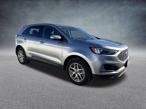 Used 2024 Ford Edge SEL image 8