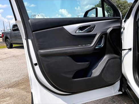 Used 2023 Chevrolet Blazer LT image 17