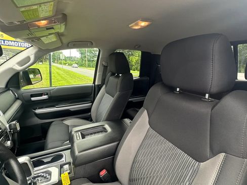 Used 2016 Toyota Tundra SR5 w/ TRD Off Road Package AWD/4WD image 21